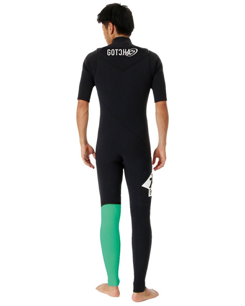 K.グリーン：180cm/67kg(Lサイズ着用)