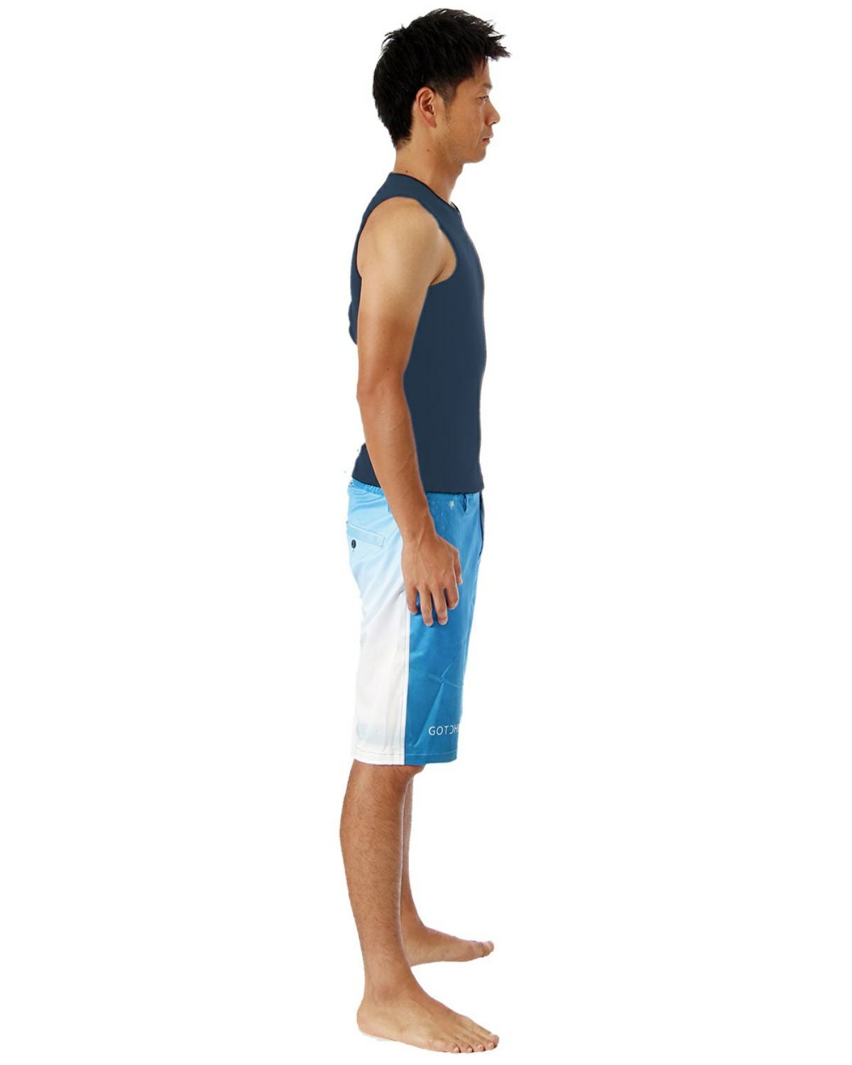 スレート：180cm/67kg(Lサイズ着用)