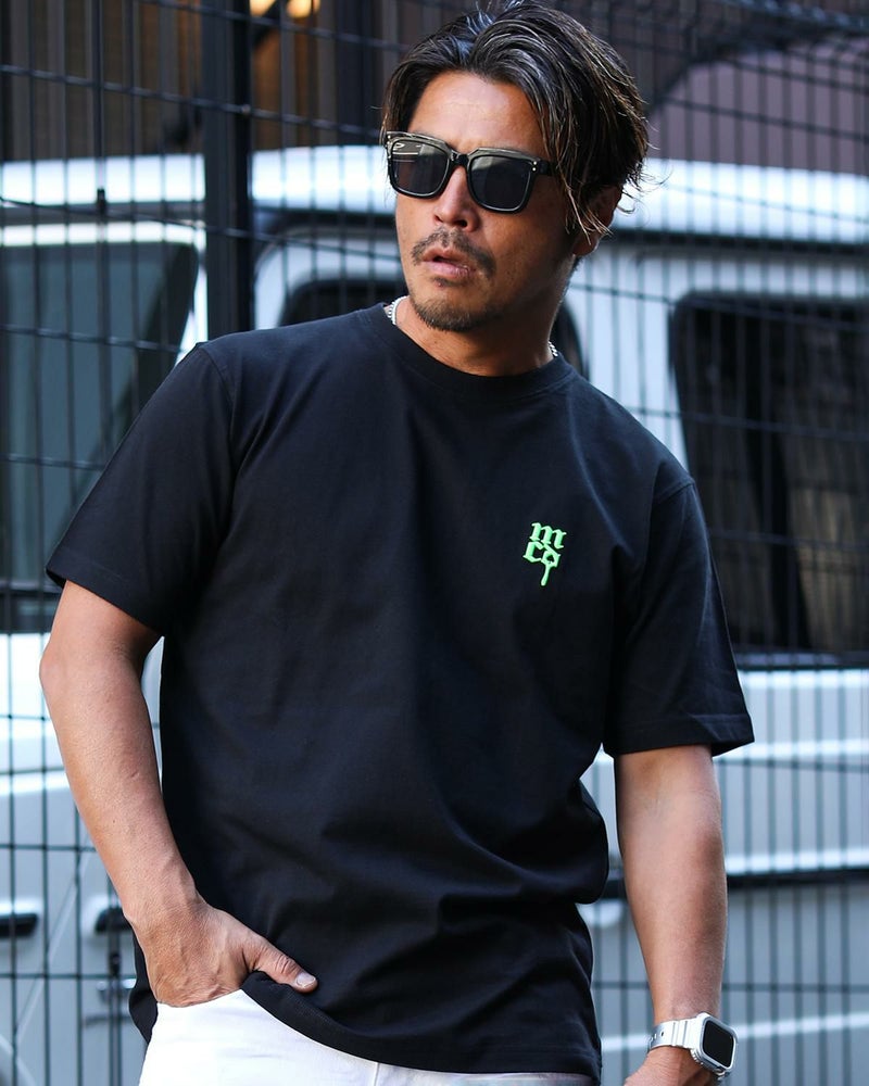 ブラック:172cm/72kg(Lサイズ着用)