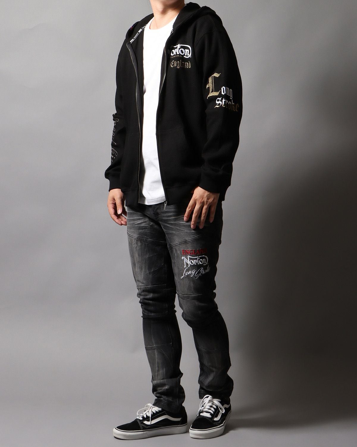 ブラック：178cm/75kg(Lサイズ着用)