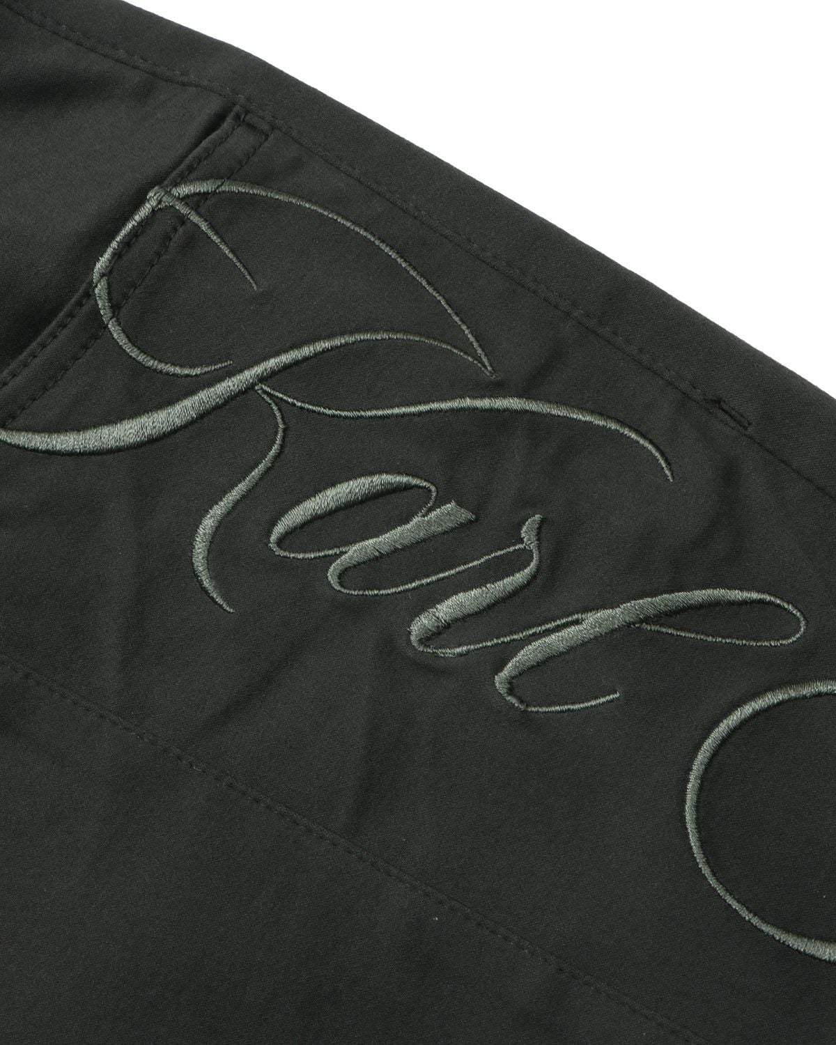 ダークグリーン