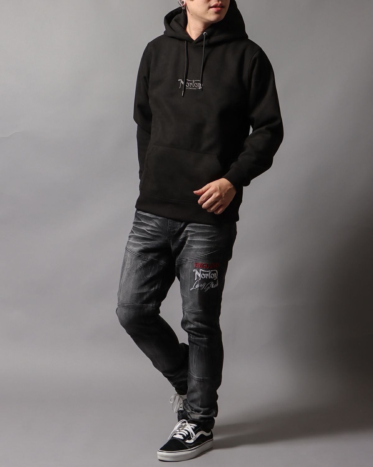 ブラック：178cm/75kg(Lサイズ着用)