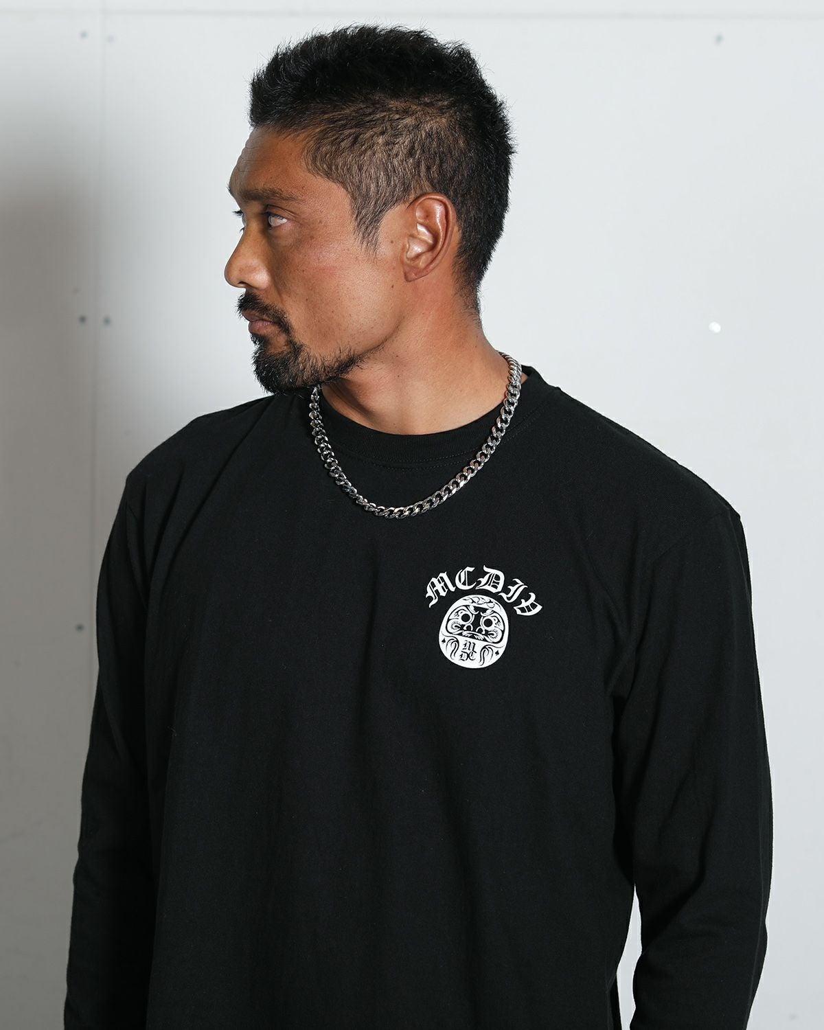 ブラック:172cm/72kg(Lサイズ着用)