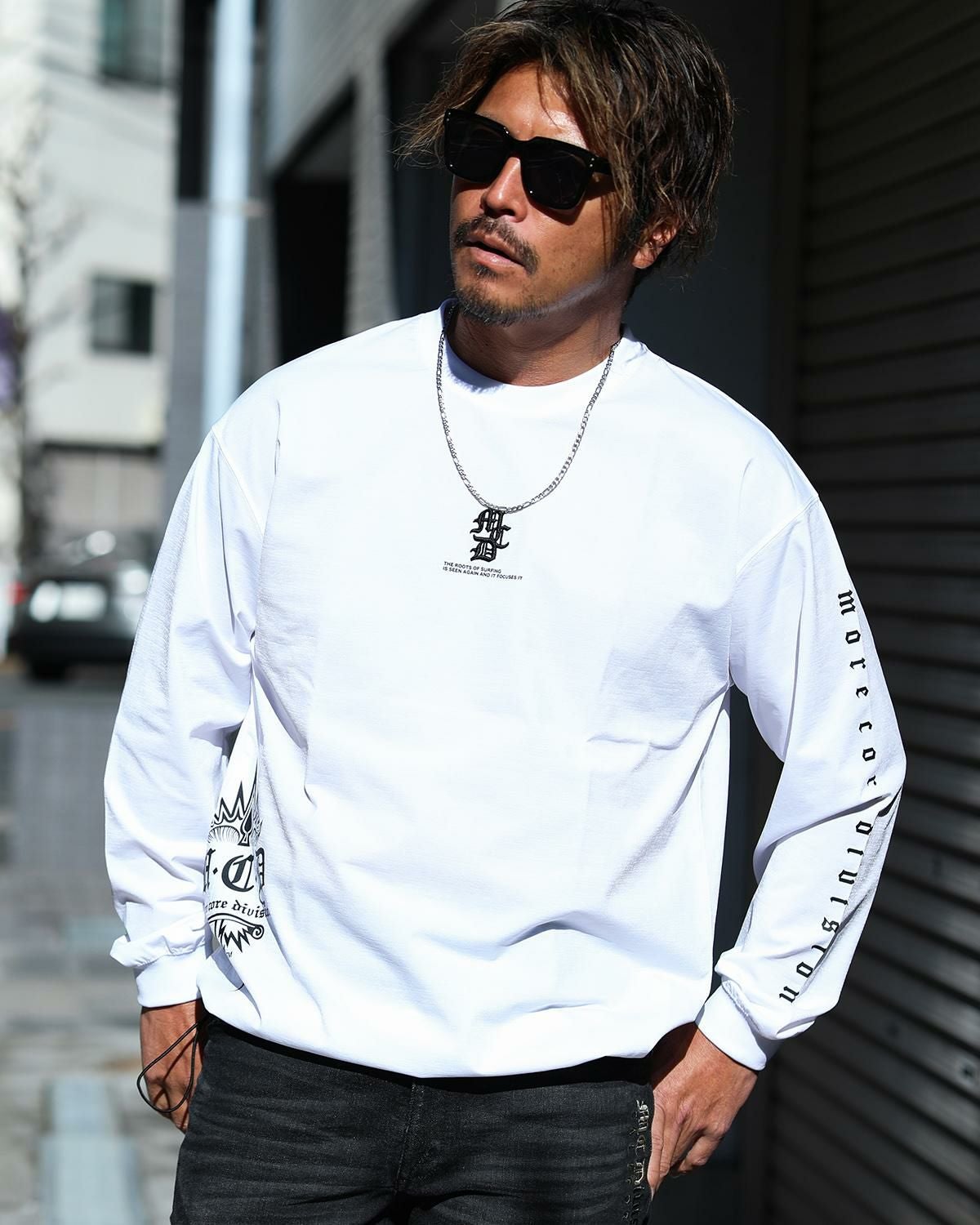 ホワイト：173cm/72kg(Lサイズ着用)