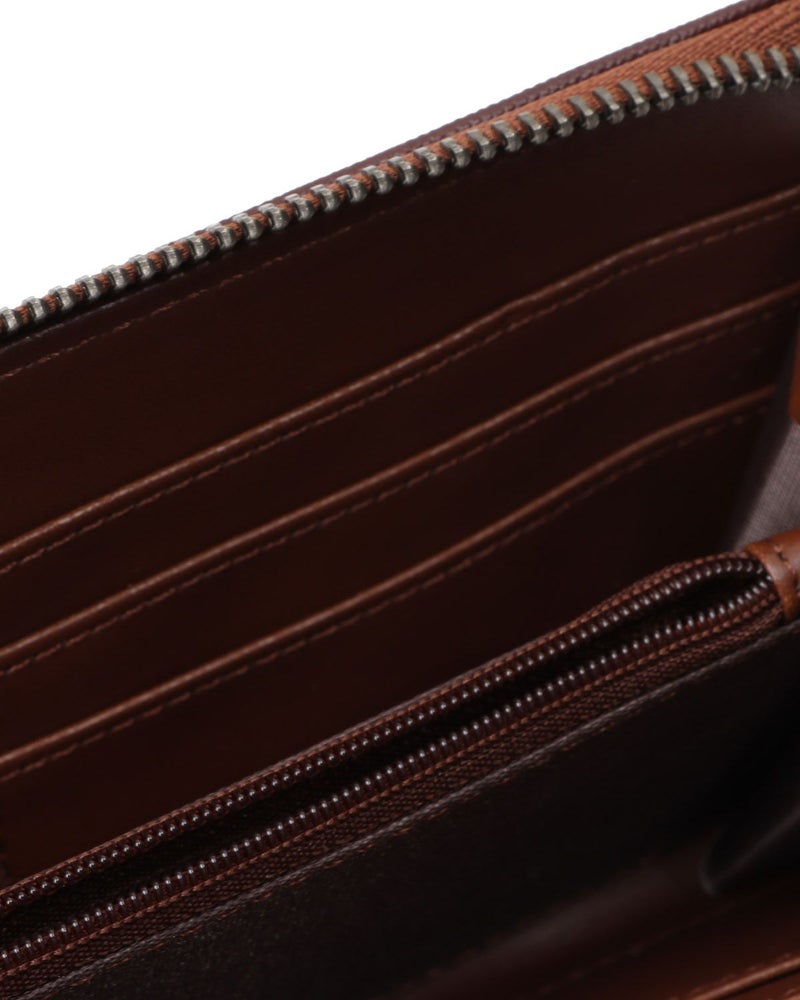 ダークブラウン