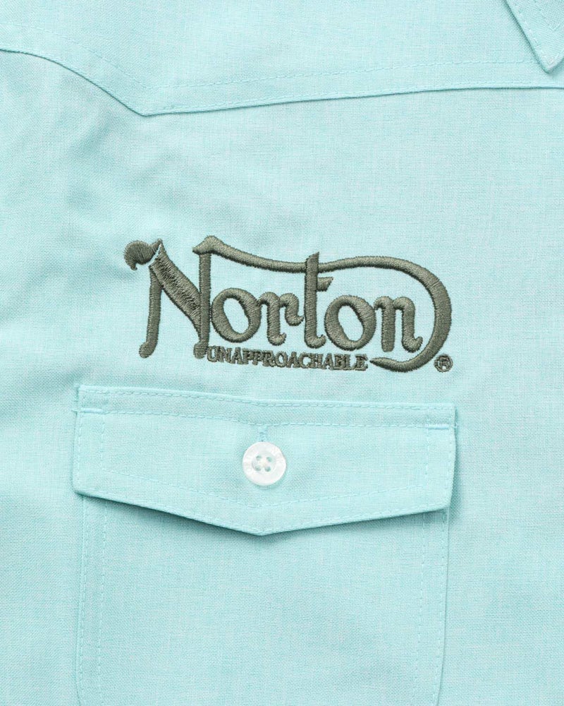 ミントグリーン