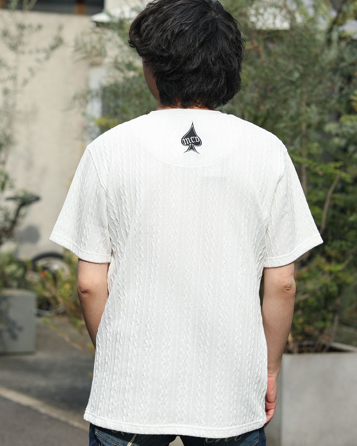 ホワイト:173cm/63kg(XLサイズ着用)