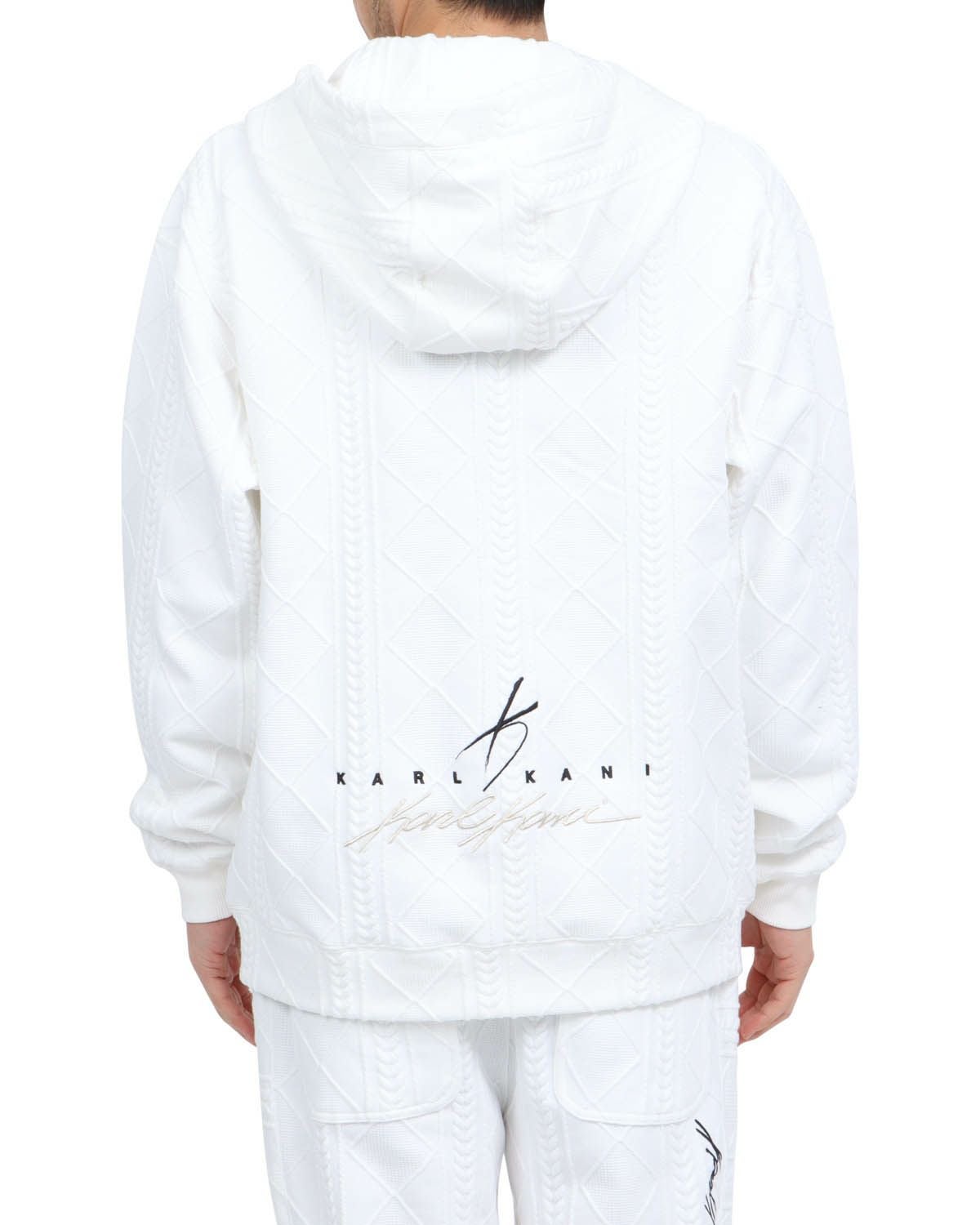 ホワイト：180cm67kg(Lサイズ着用)