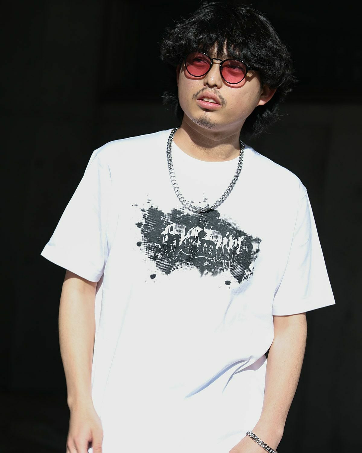 ホワイト:173cm/63kg(Lサイズ着用)