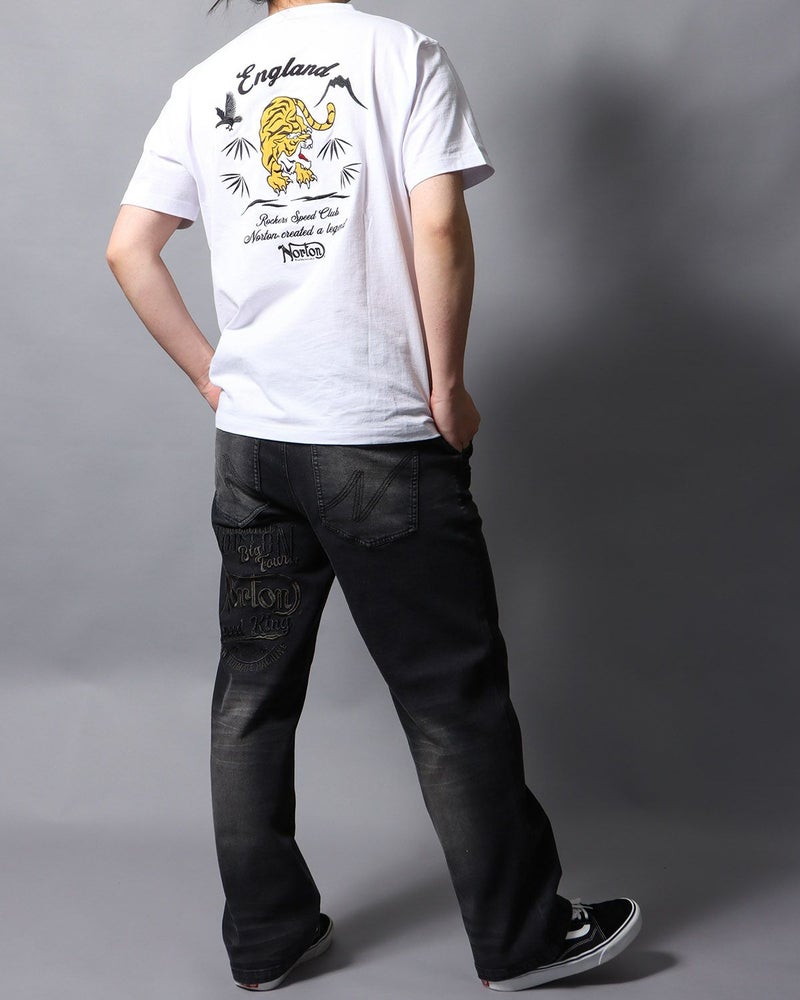 ホワイト：178cm/75kg(Lサイズ着用)