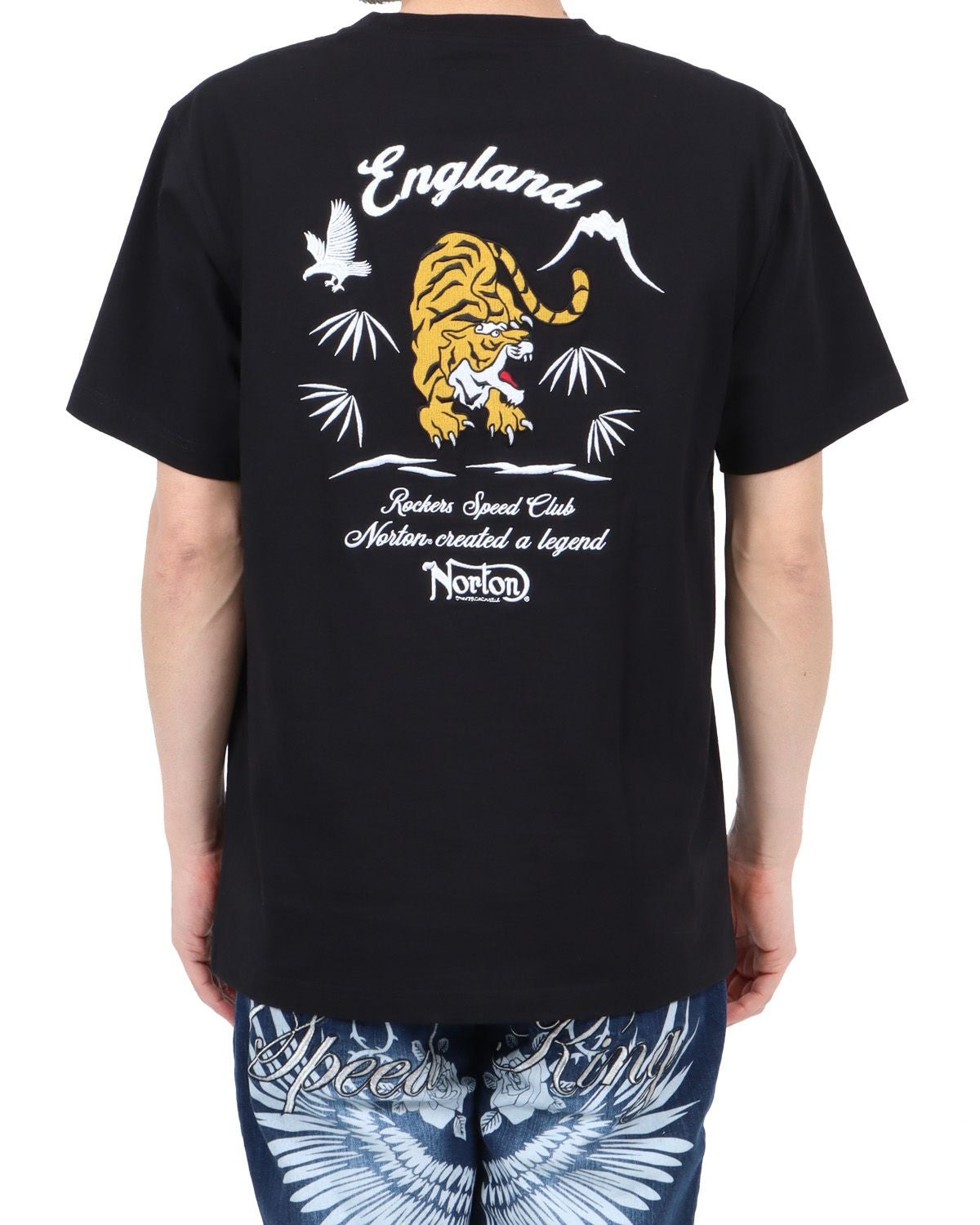 ブラック：180cm67kg(Lサイズ着用)