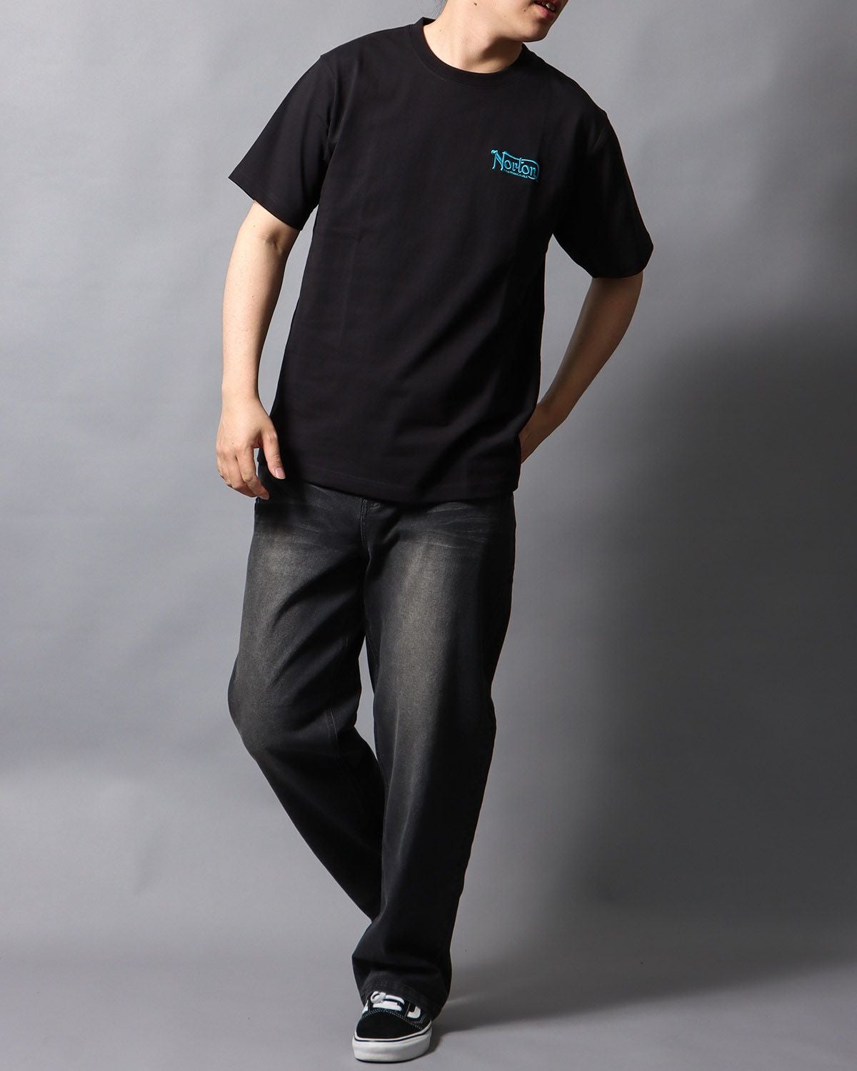 ブラック：178cm/75kg(Lサイズ着用)