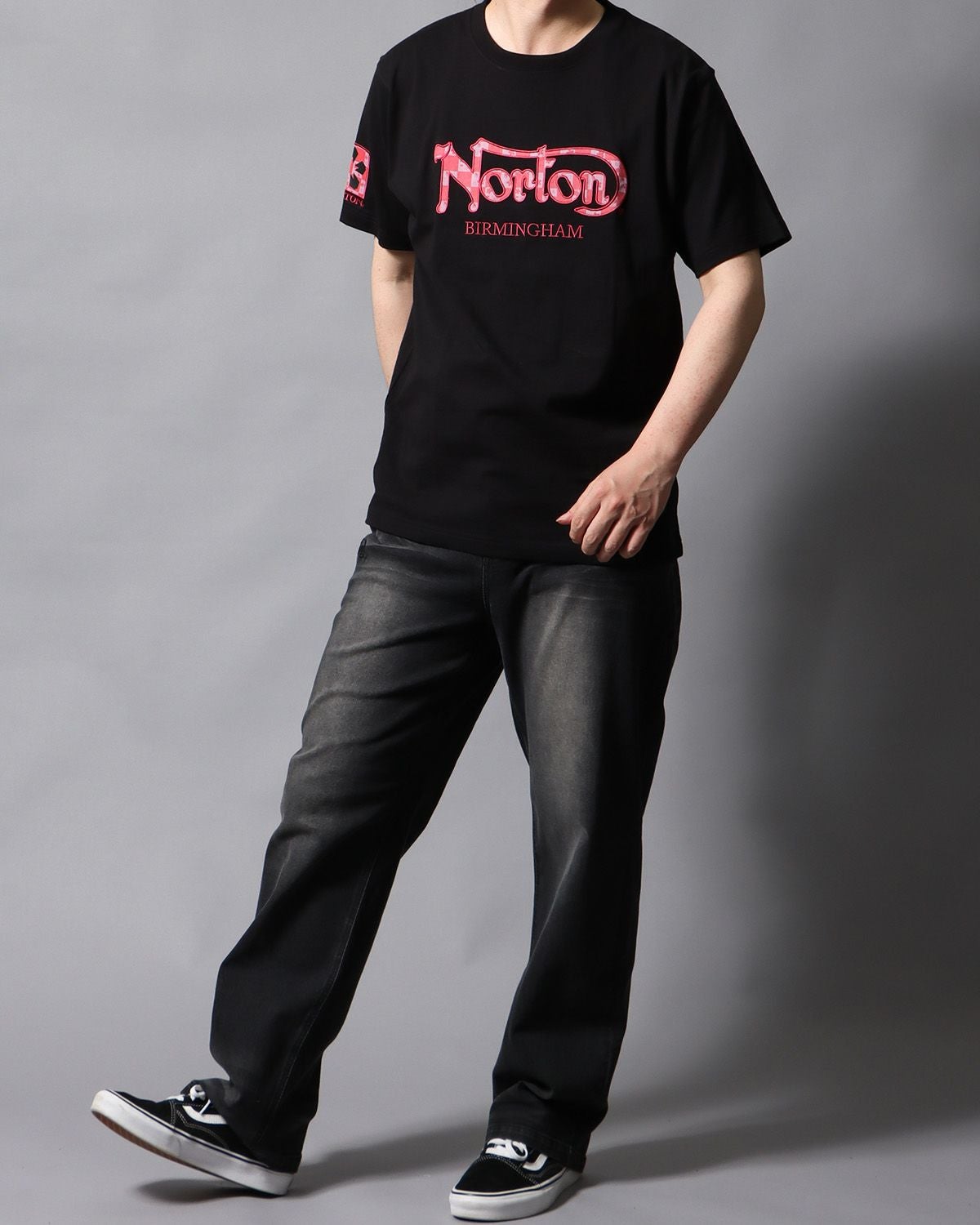 ブラック：178cm/75kg(Lサイズ着用)