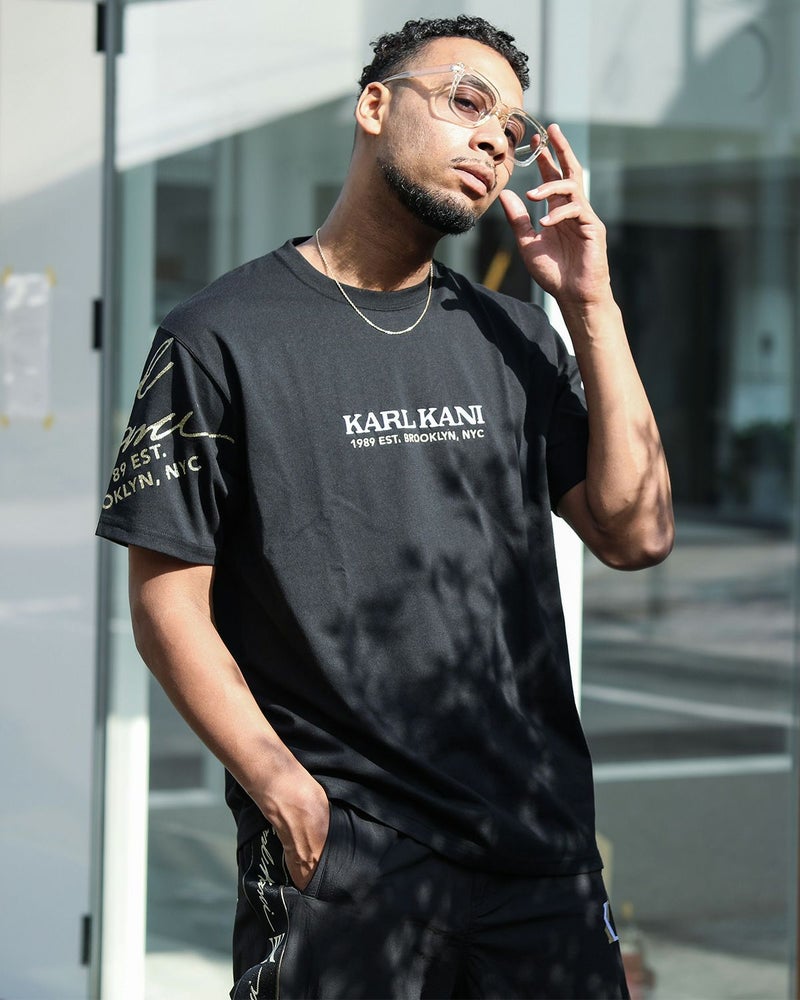 ブラック