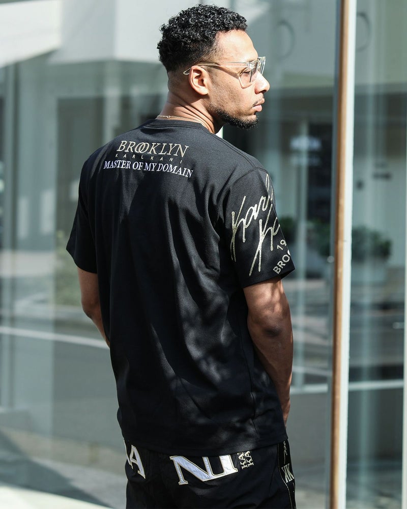 ブラック