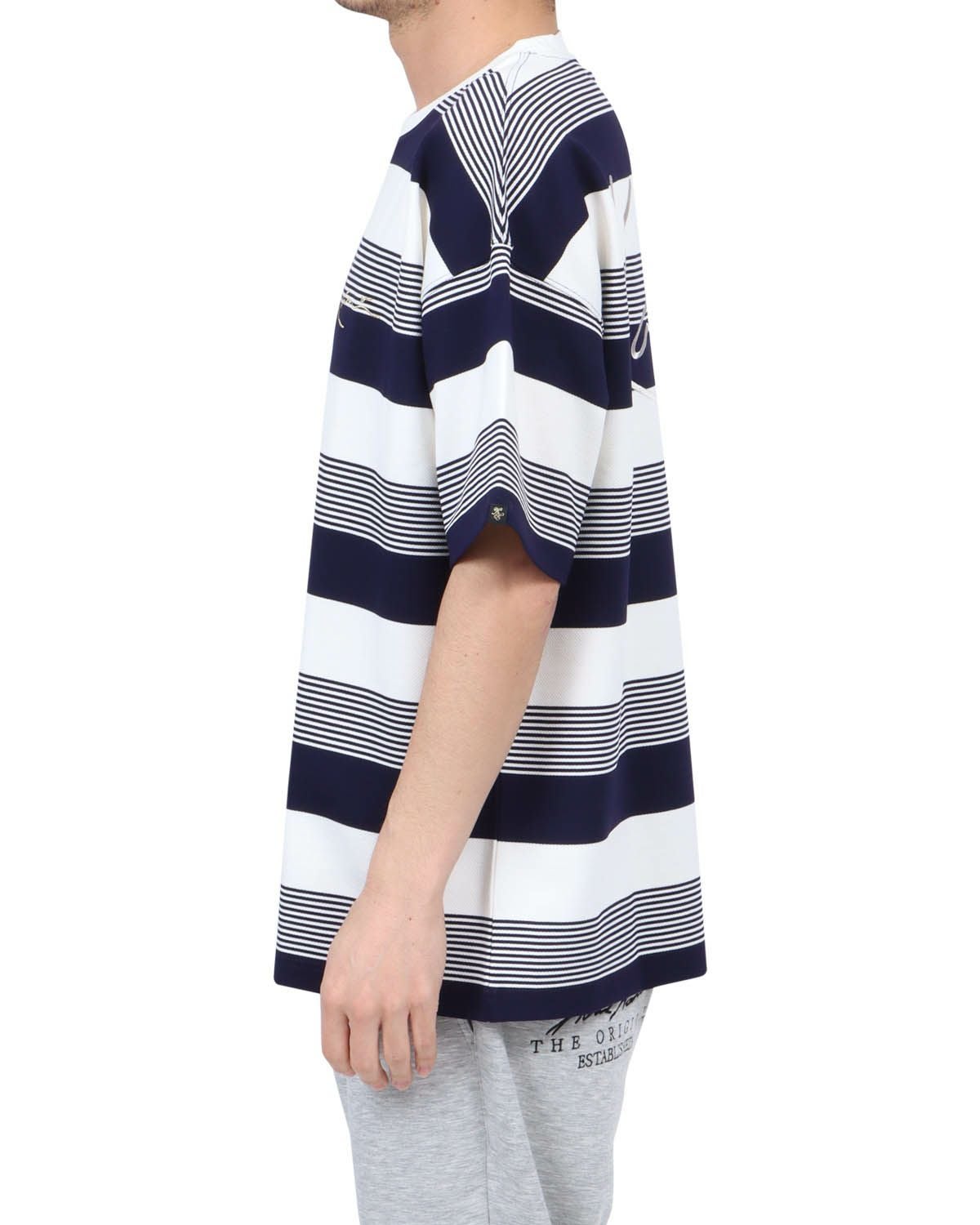 ホワイト：180cm67kg(Lサイズ着用)