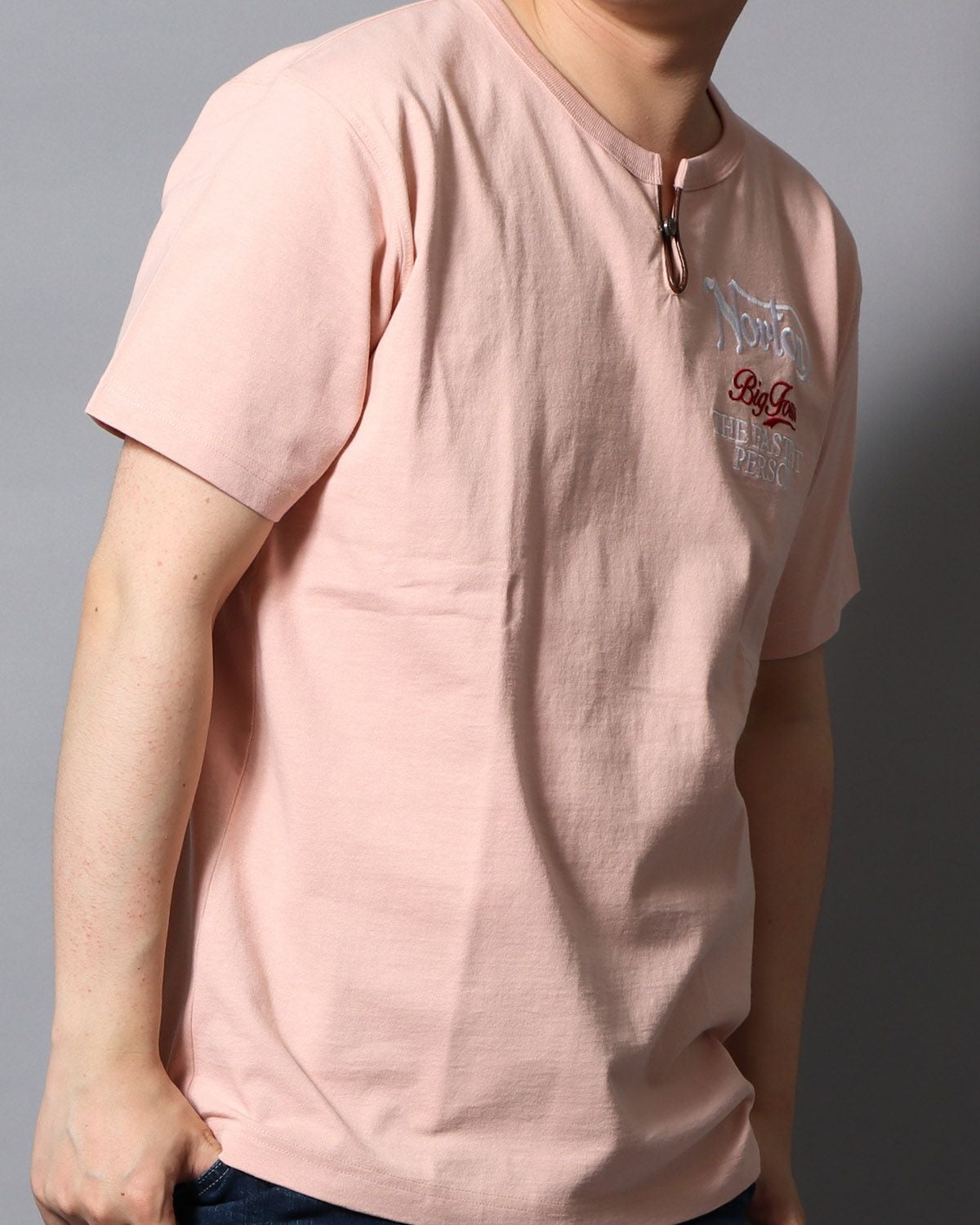 ピンクグレー：178cm/75kg(Lサイズ着用)