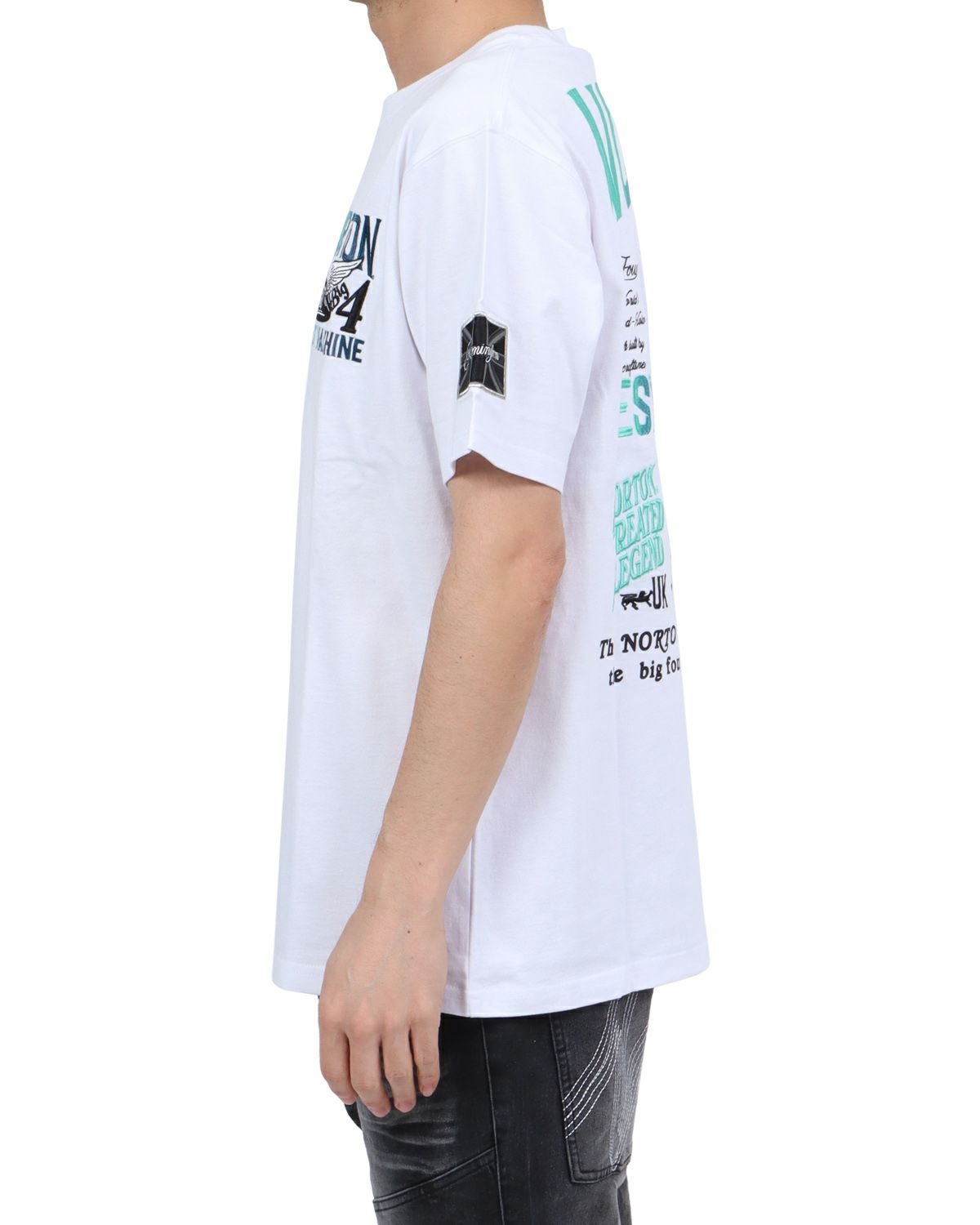 ホワイト：180cm67kg(Lサイズ着用)