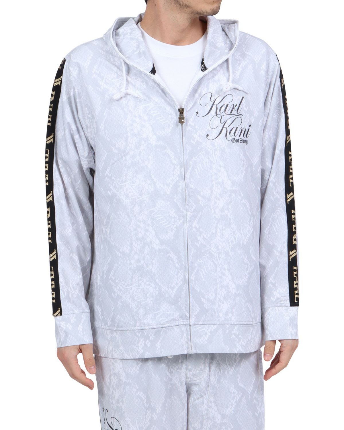 ホワイト：180cm67kg(Lサイズ着用)