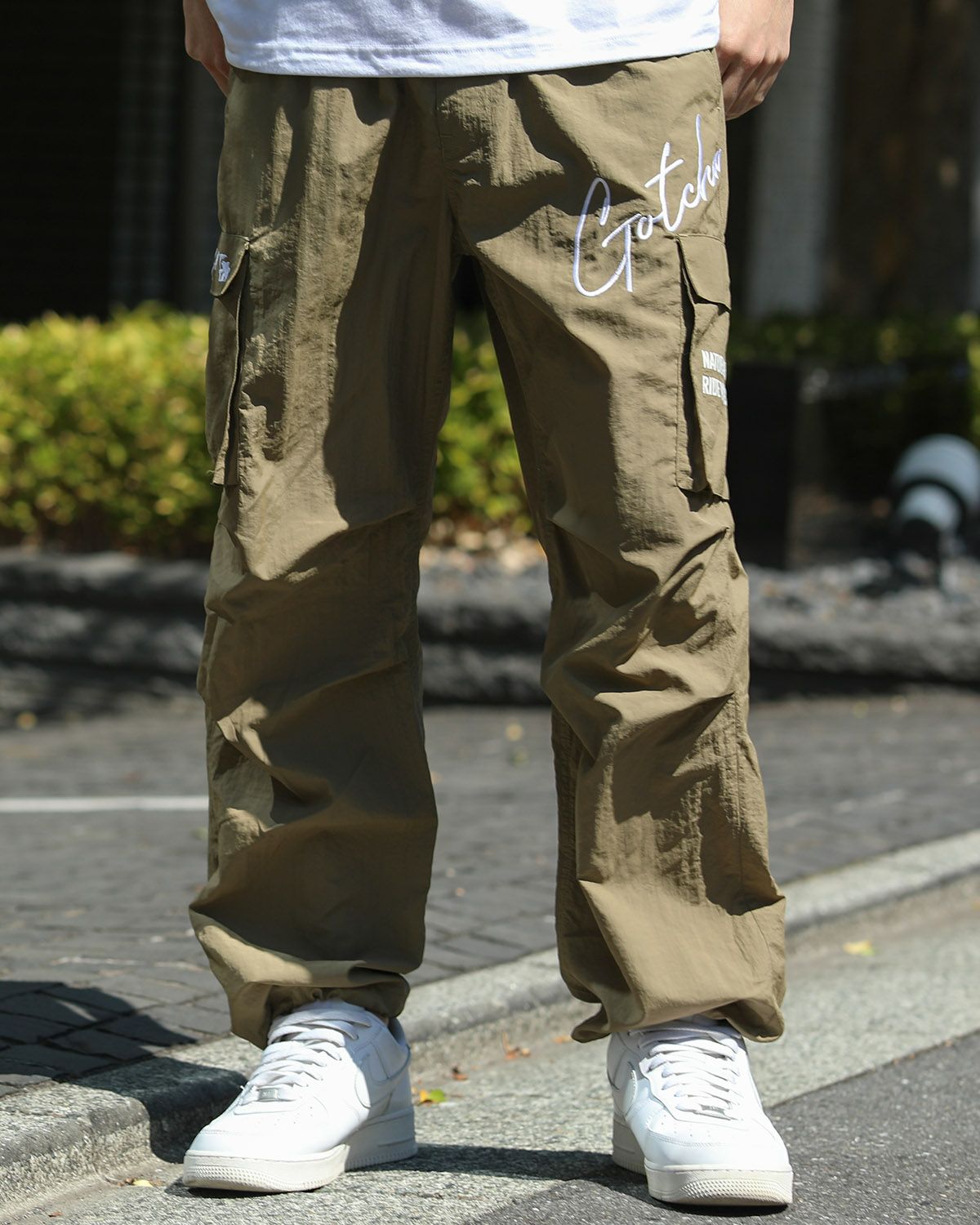 カーキ：180cm67kg(Lサイズ着用)裾絞りバージョン