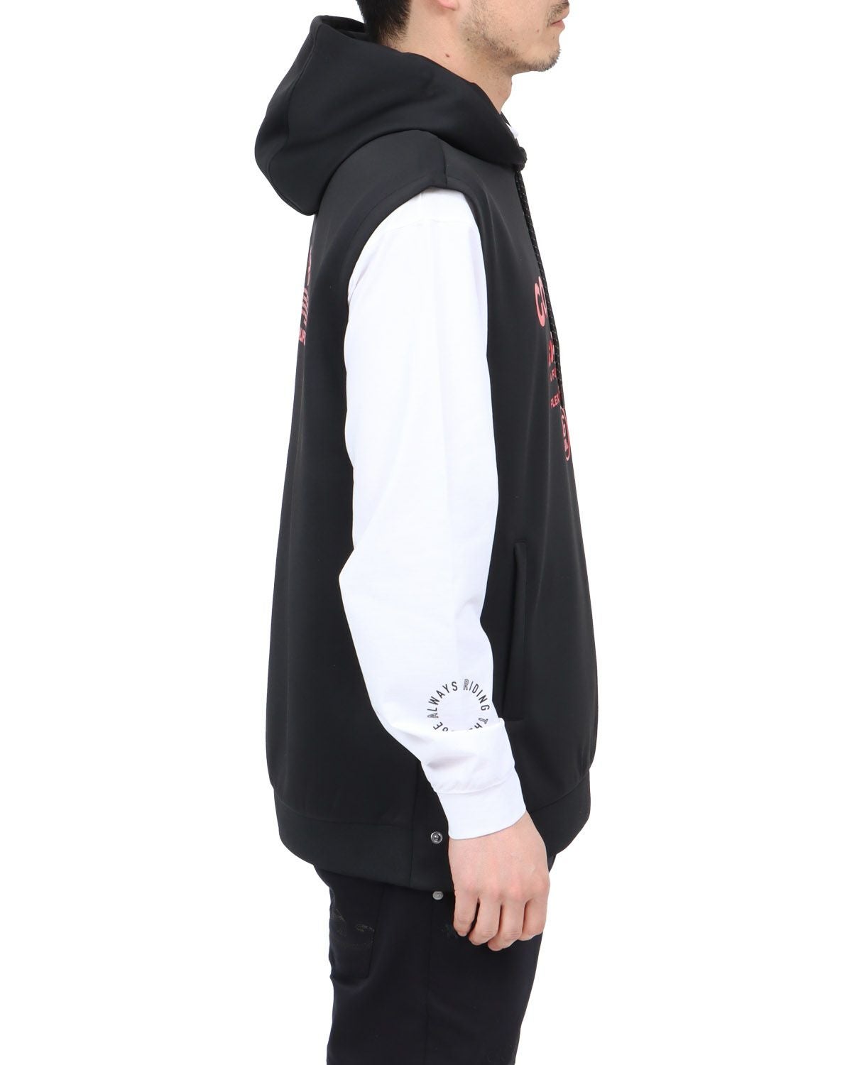 ブラック：180cm67kg(Lサイズ着用)