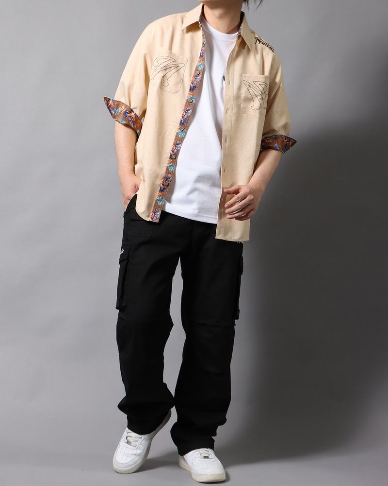 ベージュ：178cm/75kg(Lサイズ着用)