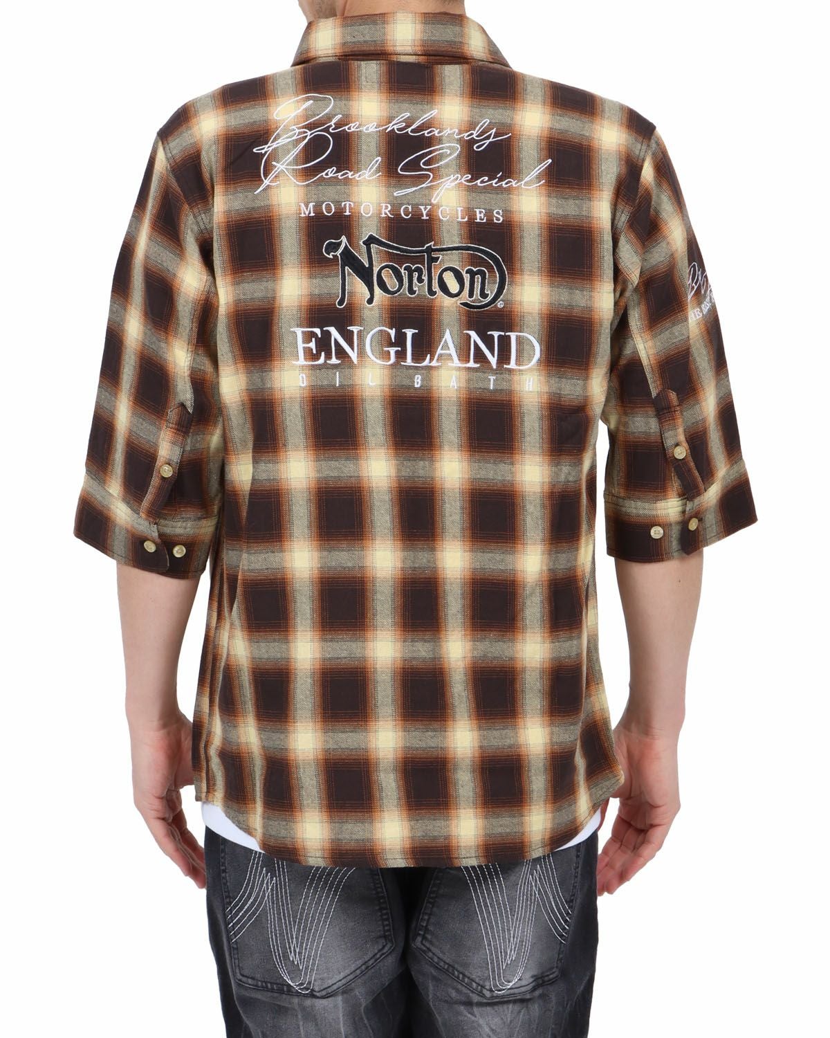 ブラウン：180cm67kg(Lサイズ着用)