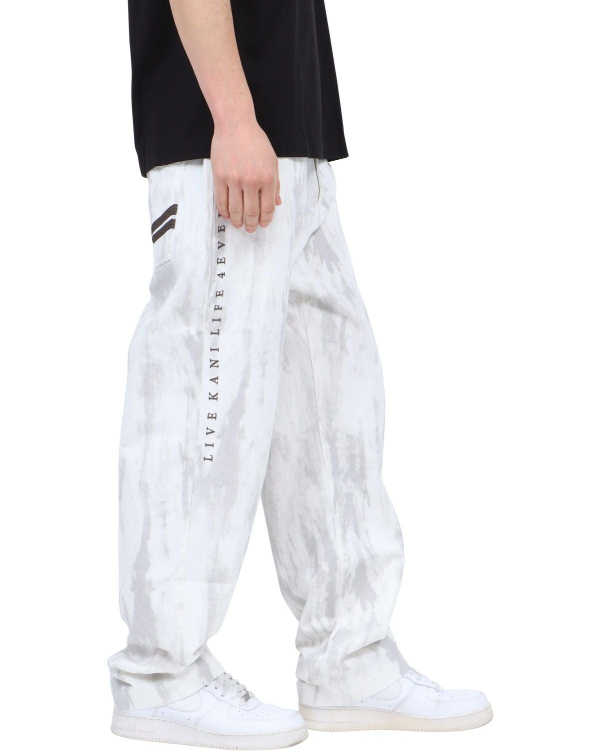 ホワイト：180cm67kg(Lサイズ着用)