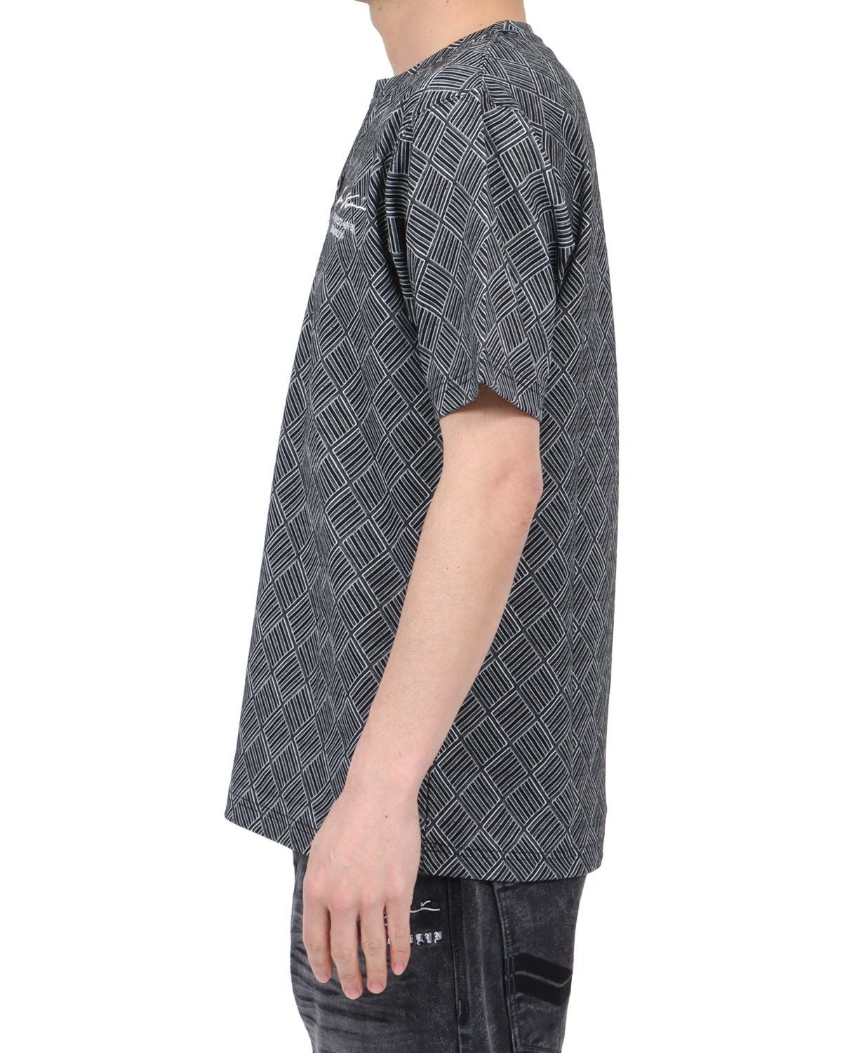 ブラック：180cm67kg(Lサイズ着用)