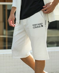 ホワイト：180cm70kg(Lサイズ着用)