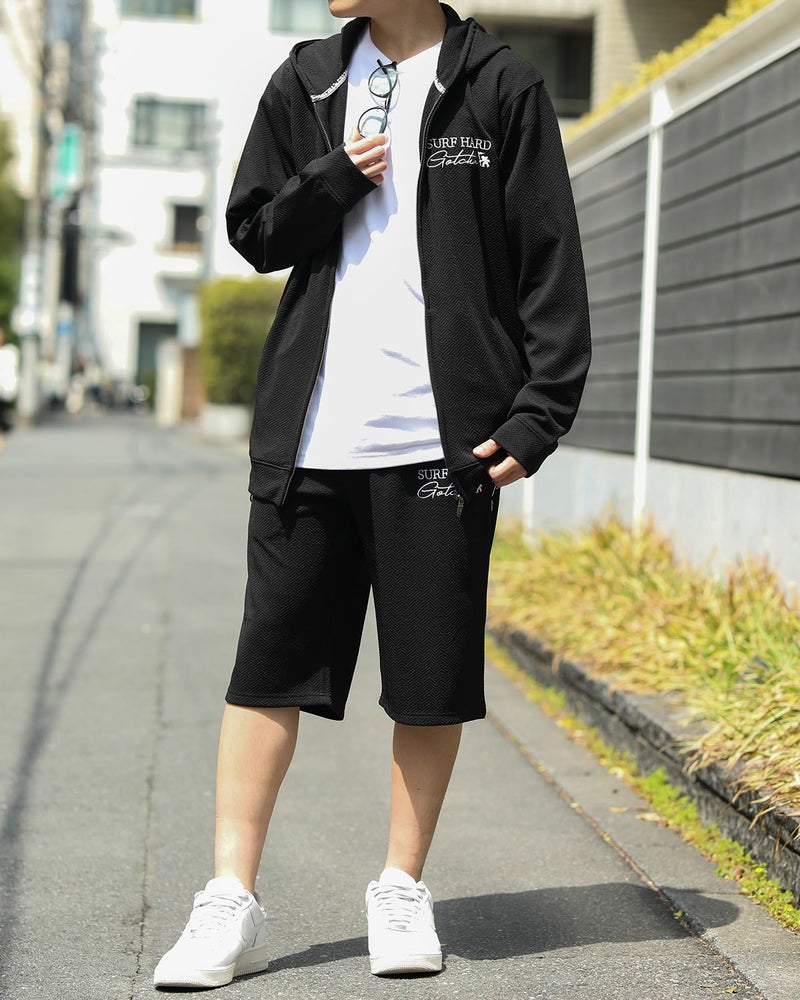 ブラック：168cm55kg(Lサイズ着用)