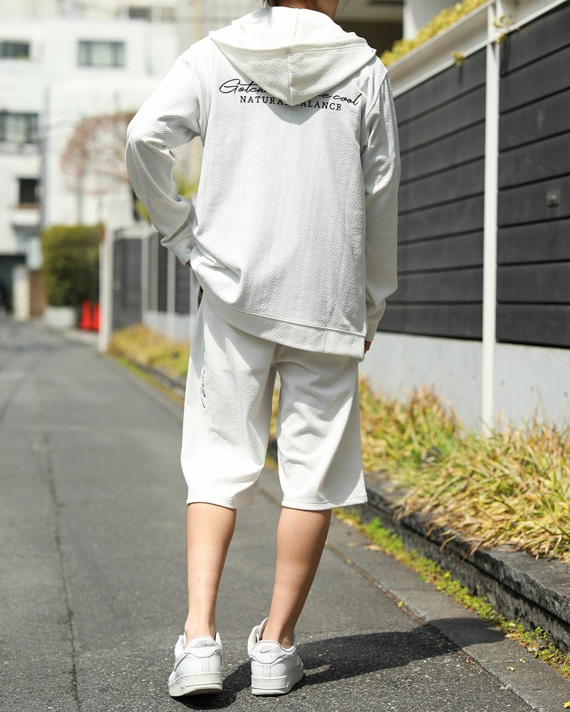 ホワイト：168cm55kg(Lサイズ着用)