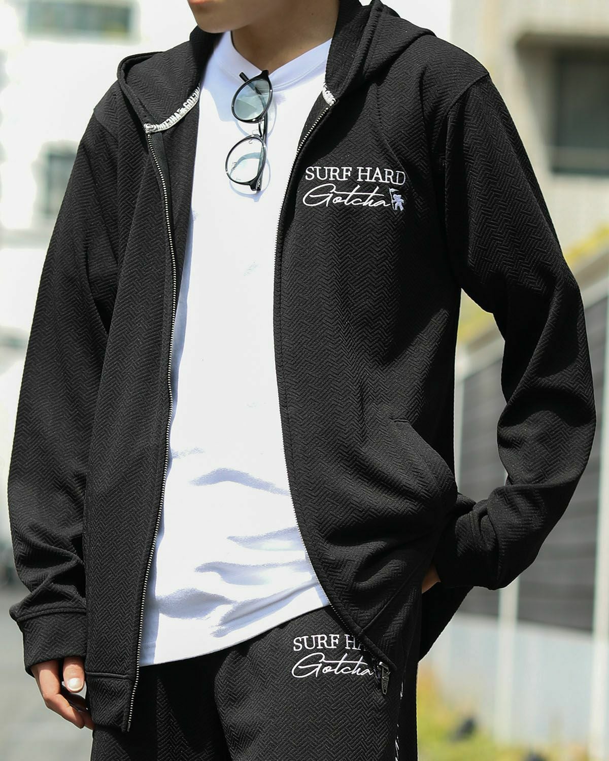 ブラック：168cm55kg(Lサイズ着用)