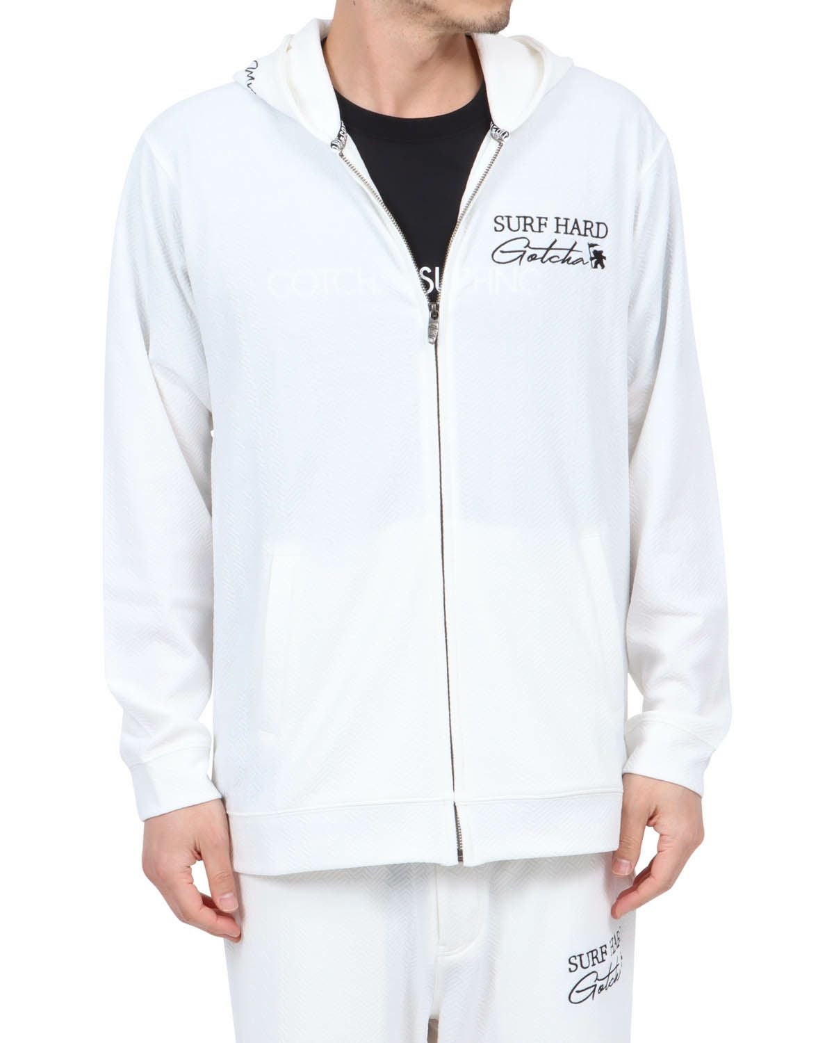 ホワイト：180cm67kg(Lサイズ着用)