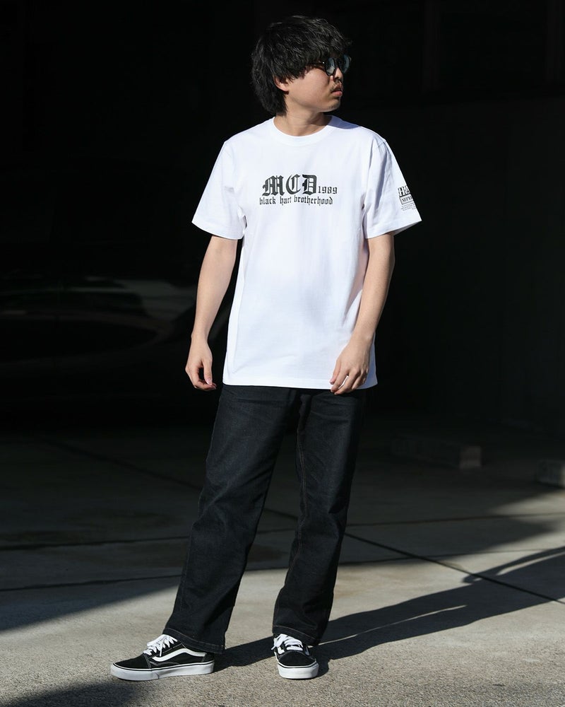 ホワイト:173cm/63kg(Lサイズ着用)