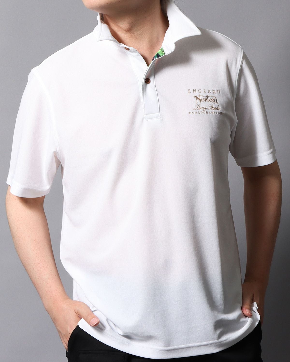 ホワイト：178cm/75kg(Lサイズ着用)