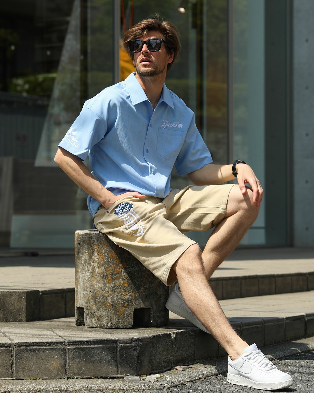 ベージュ：183cm70kg(Lサイズ着用)