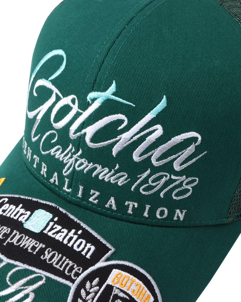 エメラルドグリーン