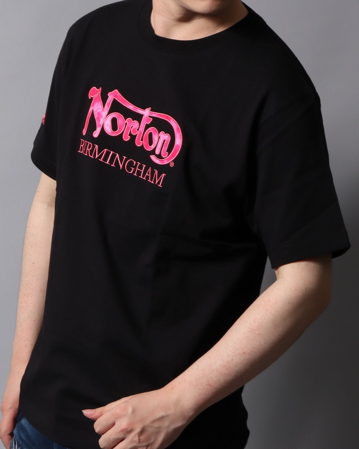 ブラック：178cm/75kg(Lサイズ着用)