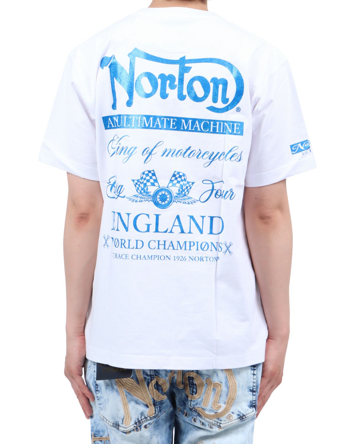 ホワイト：174cm62kg(Lサイズ着用)