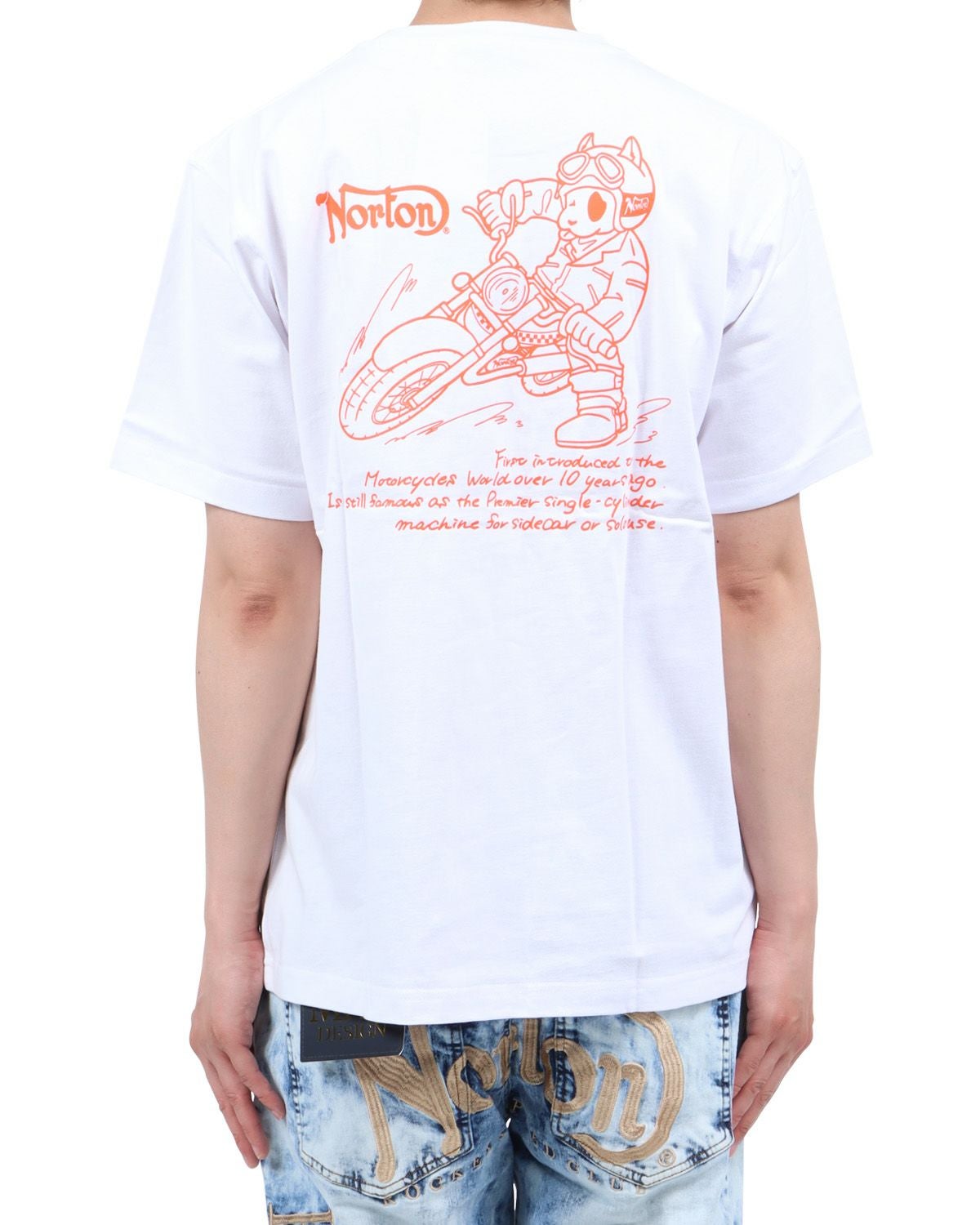 ホワイト：174cm62kg(Lサイズ着用)