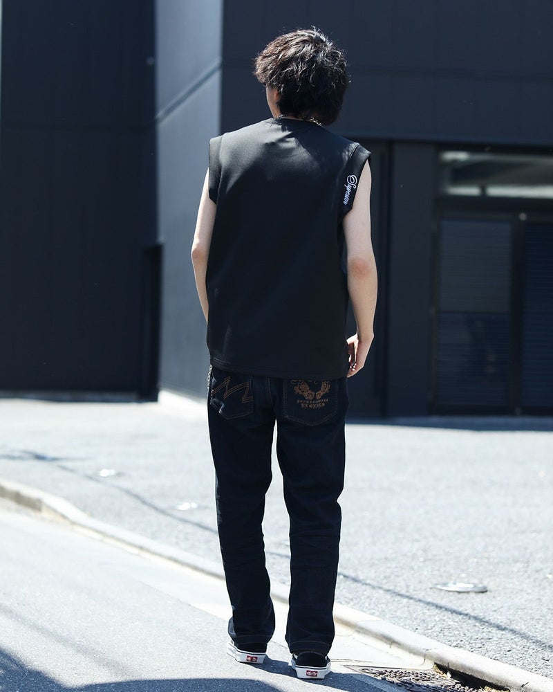 ブラック:173cm/63kg(Lサイズ着用)