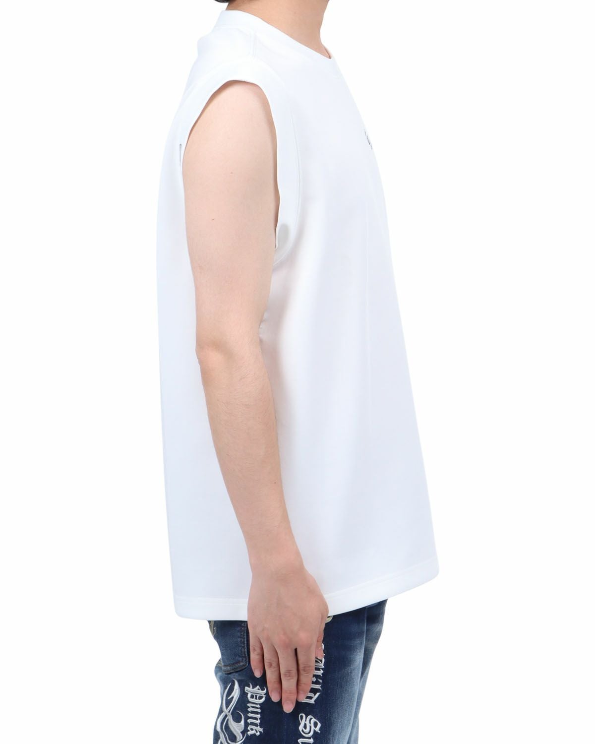 ホワイト：173cm60kg(Lサイズ着用)