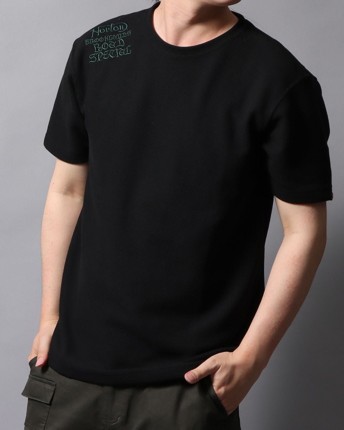 ブラック：178cm/75kg(Lサイズ着用)