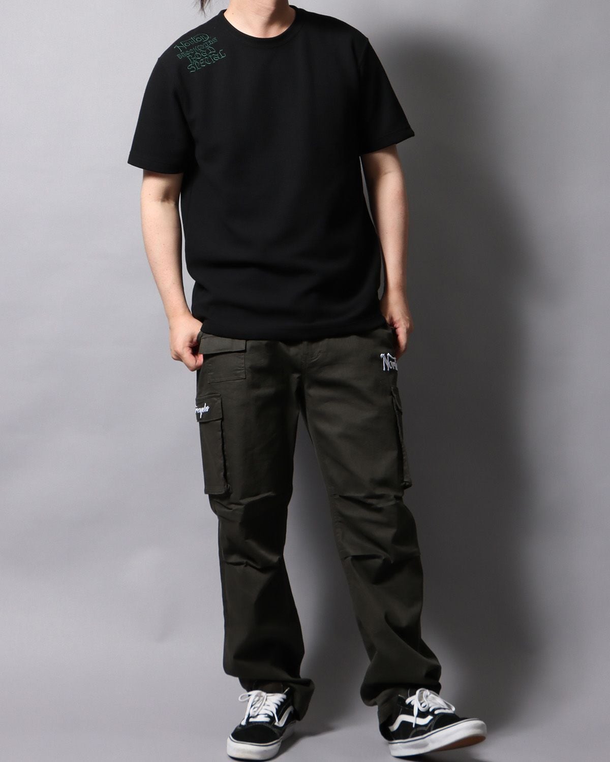 ブラック：178cm/75kg(Lサイズ着用)