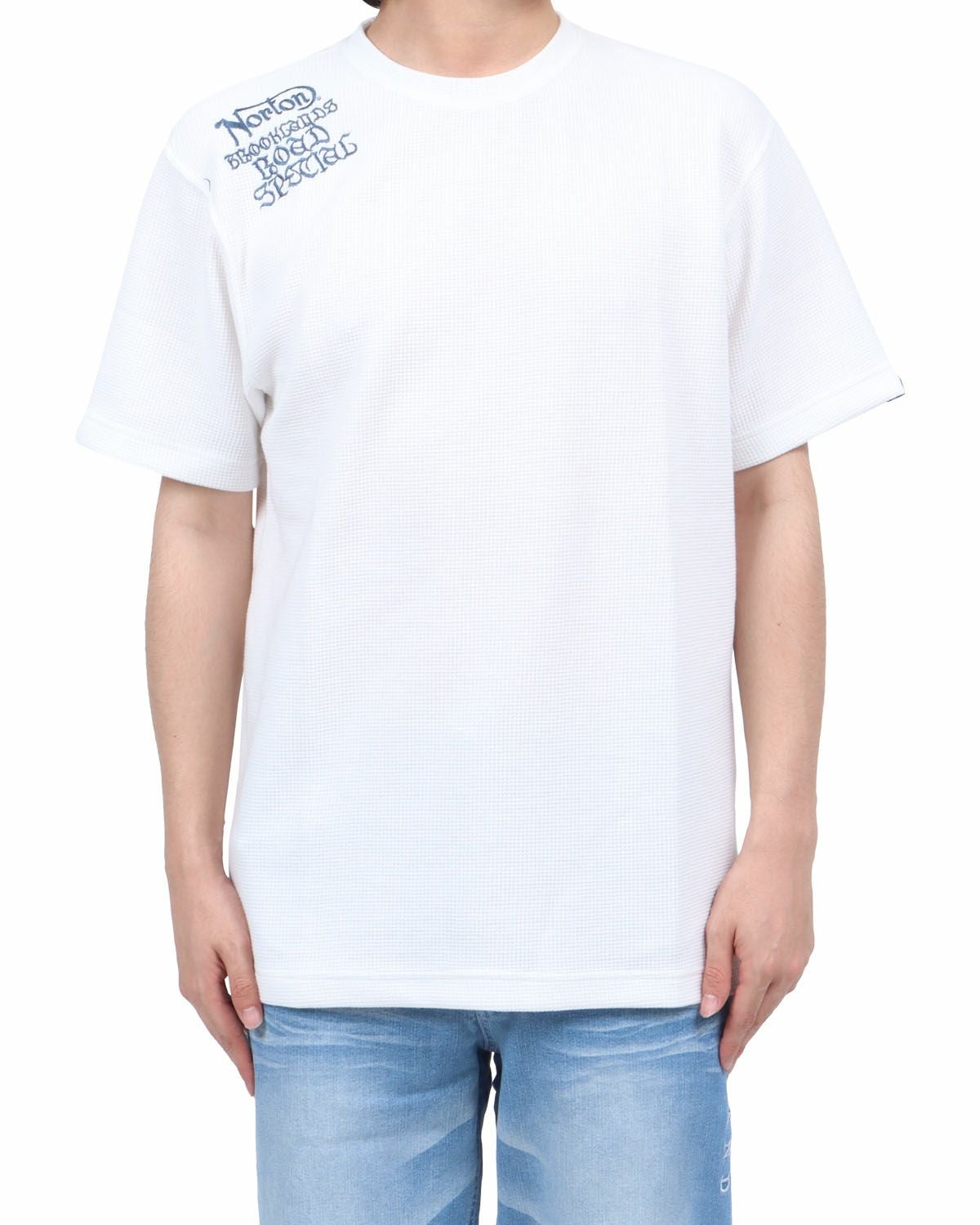 ホワイト：173cm60kg(Lサイズ着用)