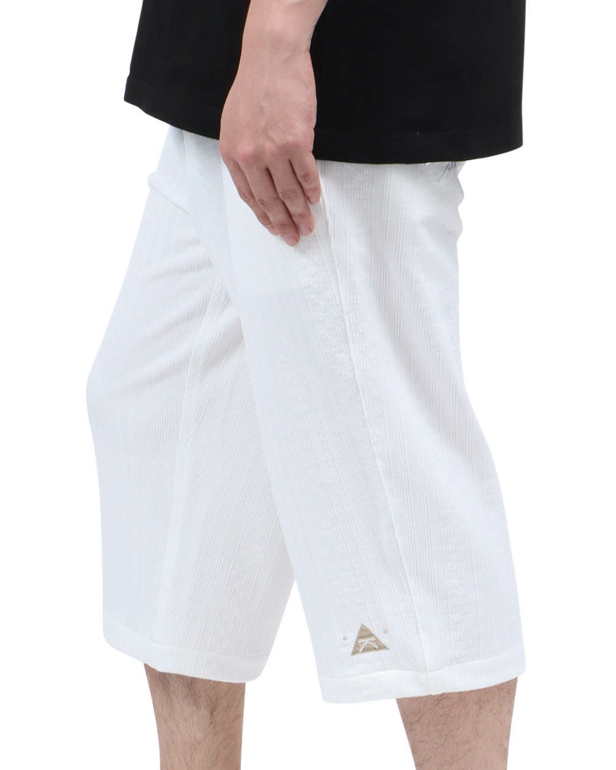 ホワイト：173cm60kg(Lサイズ着用