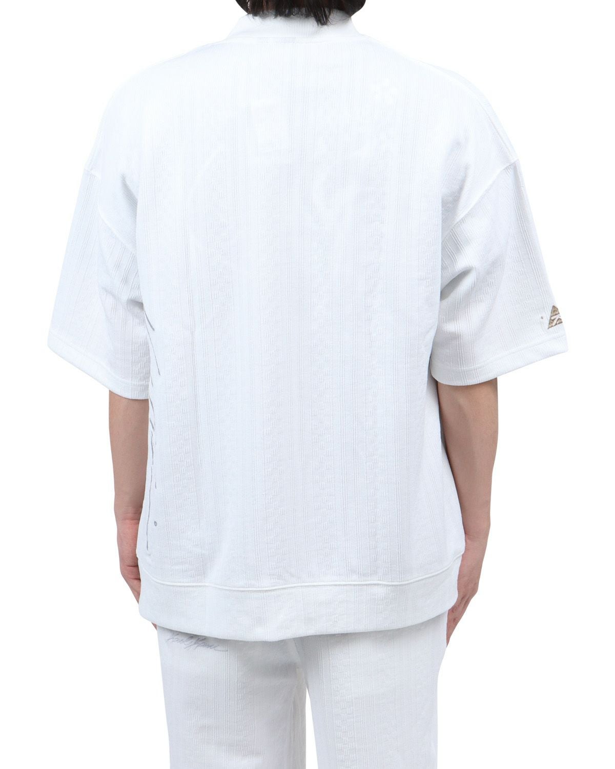 ホワイト：173cm60kg(Lサイズ着用