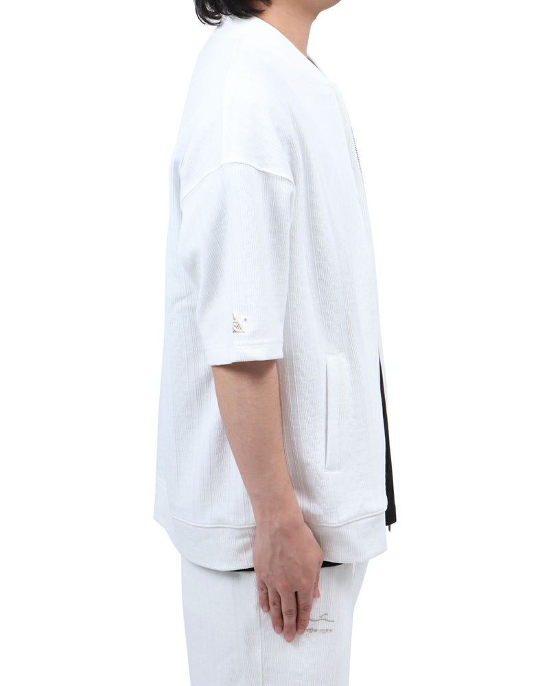 ホワイト：173cm60kg(Lサイズ着用