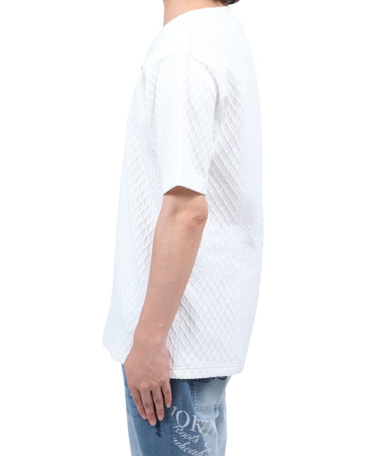 ホワイト：173cm60kg(Lサイズ着用